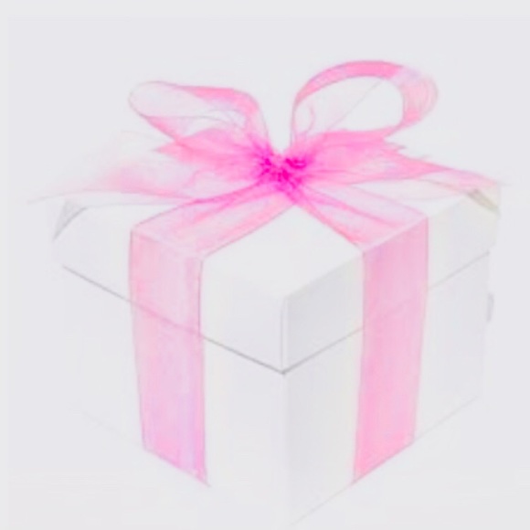 🎀 Mystery Box Bundle 🎀 (PINK & WHITE) NEW/NIB/NIP/NWT/NWOT + FREE GIFTS 🆓🛍 - Picture 4 of 8